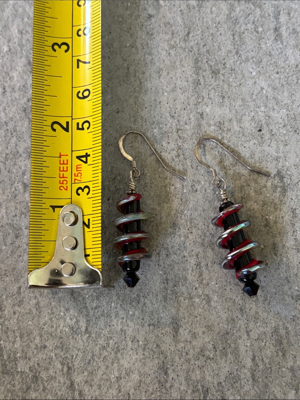 Vintage Spiral red black silvery color dangly dangling ART GLASS Crystal earring - Picture 7 of 7